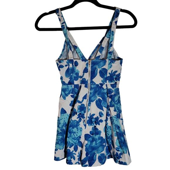 MinkPink Size XS	Blueberry Bloom Ivory and Blue Floral Print Romper Pleated - Picture 3 of 12